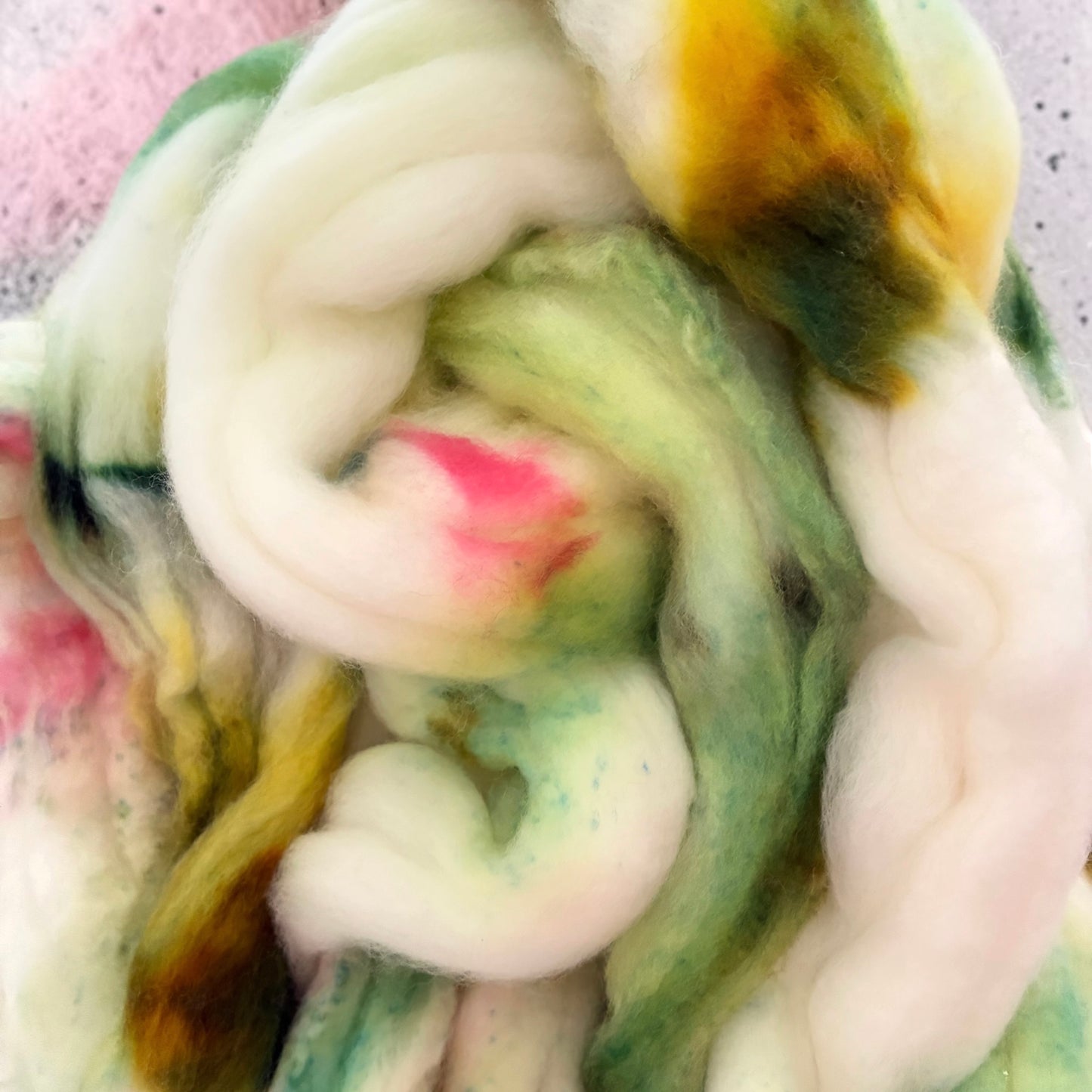 Pistachio Rose - 70% SW Merino Wool 20% Cashmere 10% Nylon Spinning Fibre/Fiber