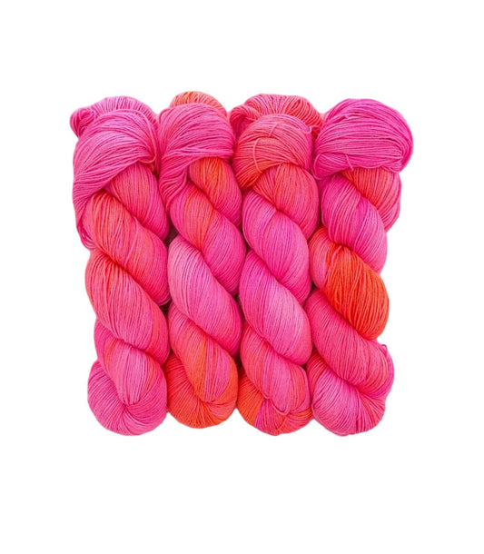 Discover the unique beauty of AFTERNOON PINK, a soft yarn with a lovely drape. Shades of pink and a splash of orange create a one-of-a-kind color palette that will elevate any project. 