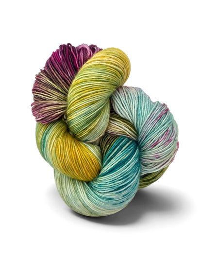 Sunlit Moss -  Fingering Weight. - Single Ply 100% SW Merino