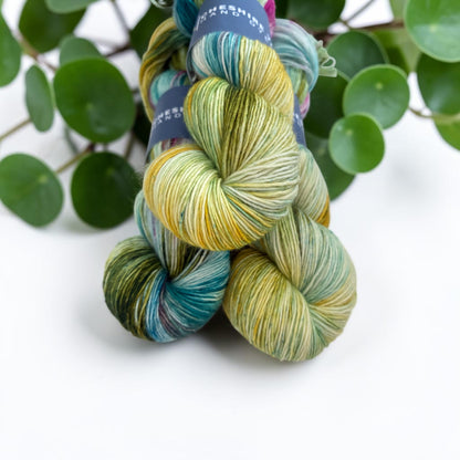 Sunlit Moss -  Fingering Weight. - Single Ply 100% SW Merino