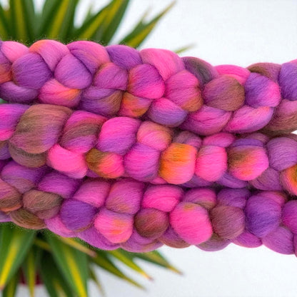Amethyst Ember - 100% Corriedale Wool - Spinning/Felting Fibre/Fiber