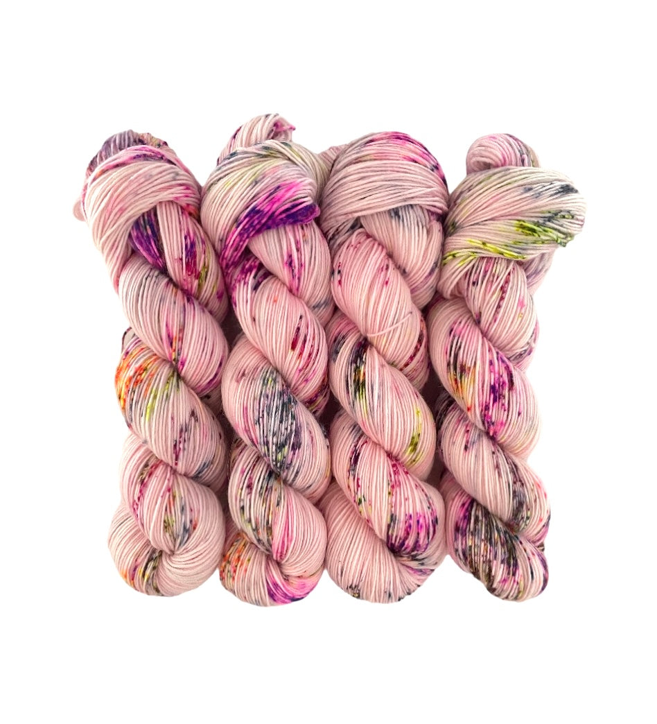 A high-quality blend of alpaca, merino, and nylon, making it both soft and durable. The bright colors are hand-dyed, adding a unique touch to each skein. Perfect for any project, Ditsy will bring both color and durability to your knitting or crocheting.