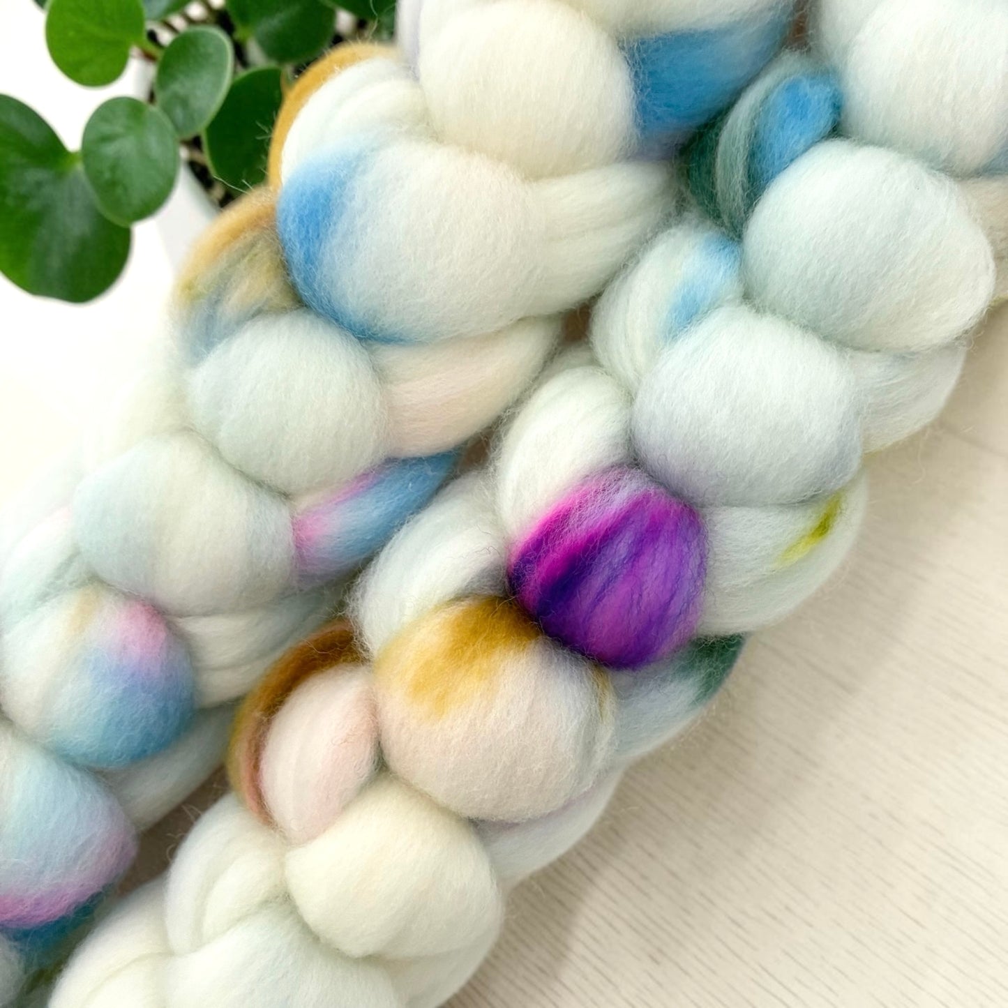 Sunburst Skies - 70% SW Merino Wool 20% Cashmere 10% Nylon Spinning Fibre/Fiber